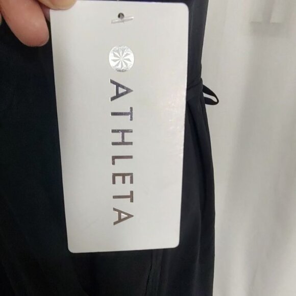 Athleta Marlow Romper Black 1X Sleeveless V-Neck Pockets NEW - Picture 11 of 16